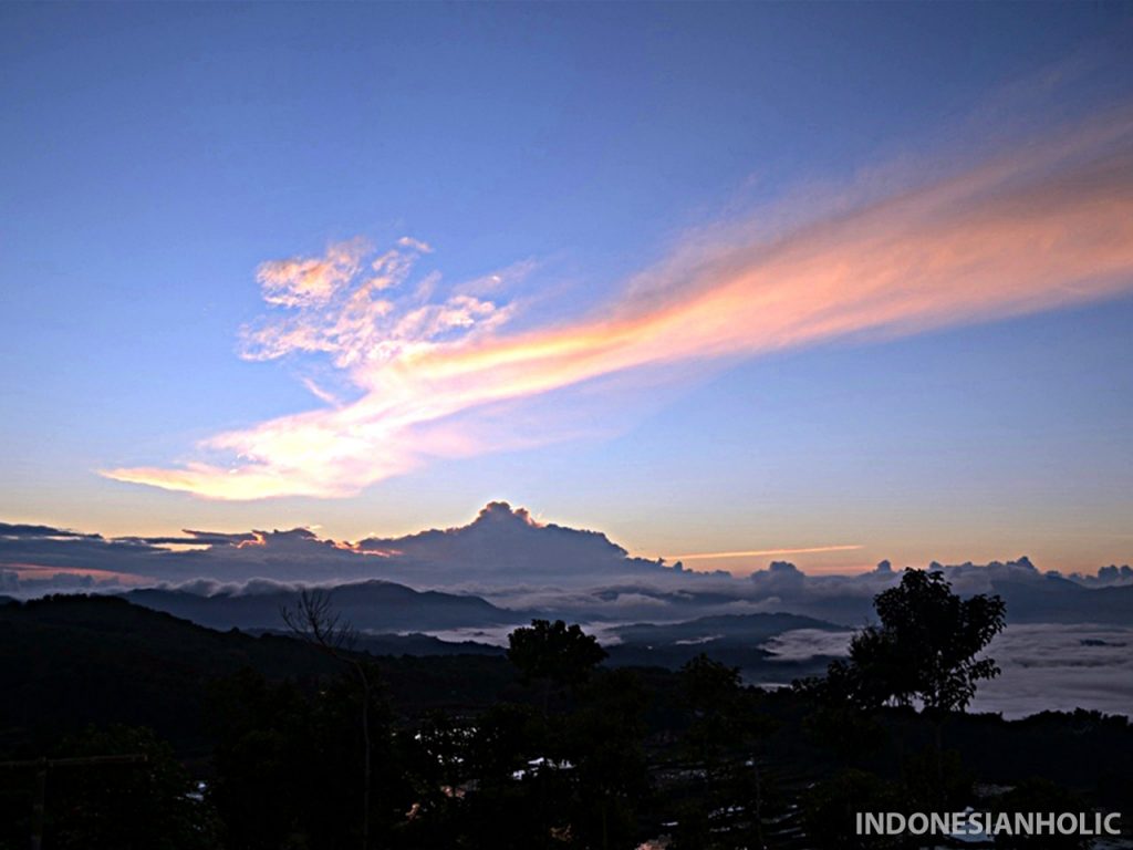 Matahari terbit di Batutumonga