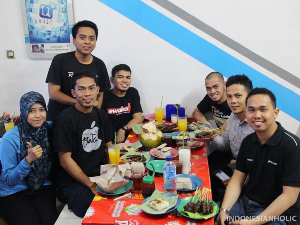 Ngabuburit di Sate Maranggi Puncak